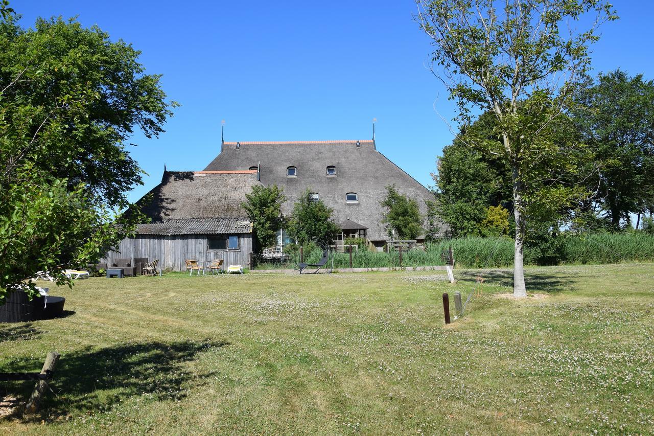 Bed and Breakfast De Hocht Nes  Esterno foto